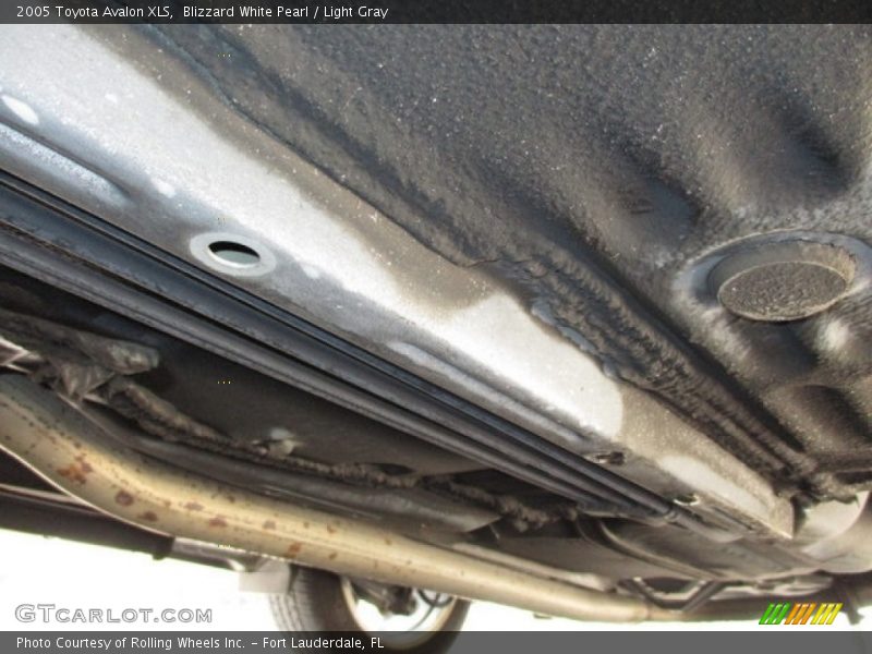 Blizzard White Pearl / Light Gray 2005 Toyota Avalon XLS