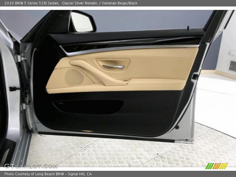 Glacier Silver Metallic / Venetian Beige/Black 2016 BMW 5 Series 528i Sedan