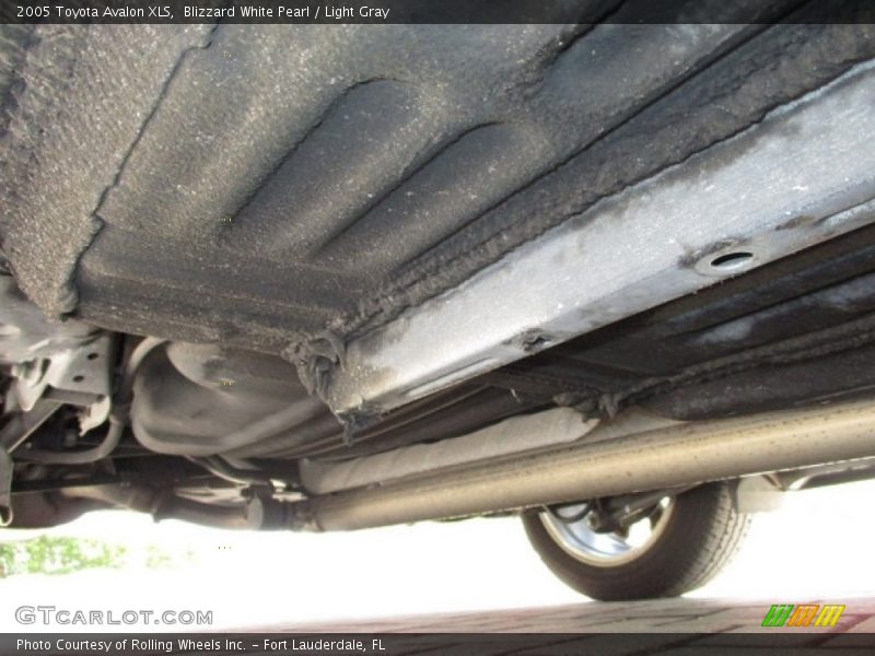 Blizzard White Pearl / Light Gray 2005 Toyota Avalon XLS