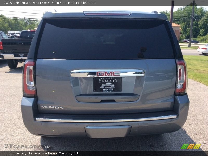 Satin Steel Metallic / Jet Black 2019 GMC Yukon Denali 4WD