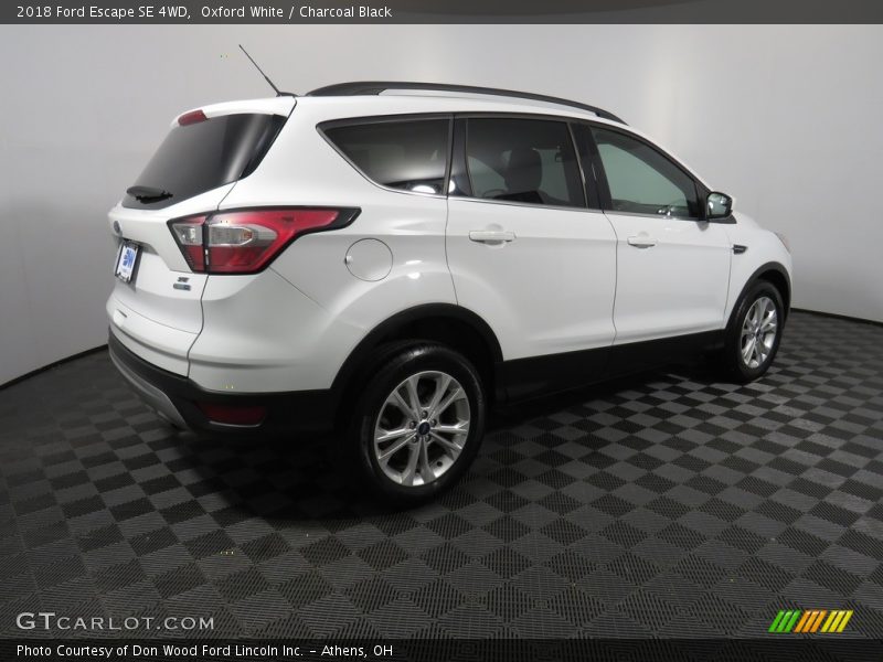 Oxford White / Charcoal Black 2018 Ford Escape SE 4WD