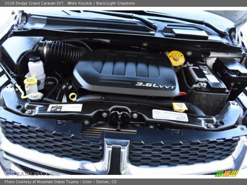 White Knuckle / Black/Light Graystone 2018 Dodge Grand Caravan SXT