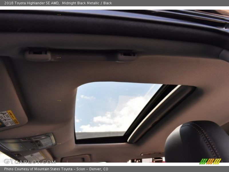 Midnight Black Metallic / Black 2018 Toyota Highlander SE AWD