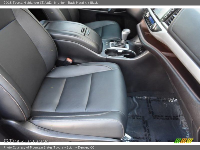 Midnight Black Metallic / Black 2018 Toyota Highlander SE AWD