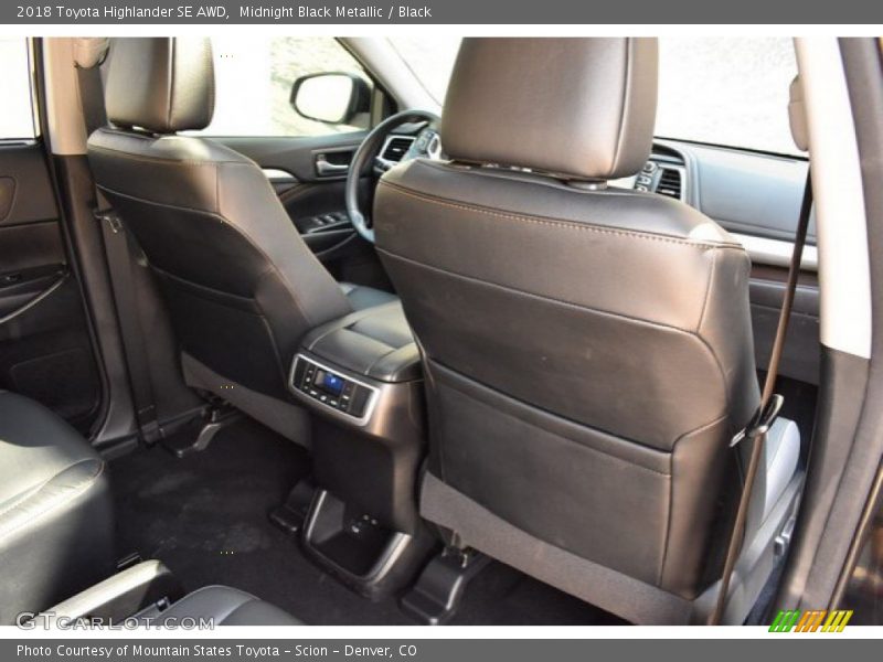 Midnight Black Metallic / Black 2018 Toyota Highlander SE AWD
