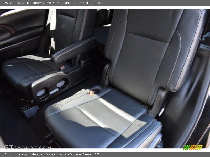 Midnight Black Metallic / Black 2018 Toyota Highlander SE AWD