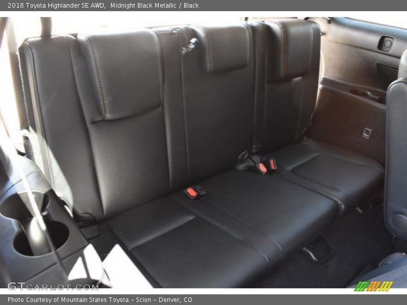 Midnight Black Metallic / Black 2018 Toyota Highlander SE AWD