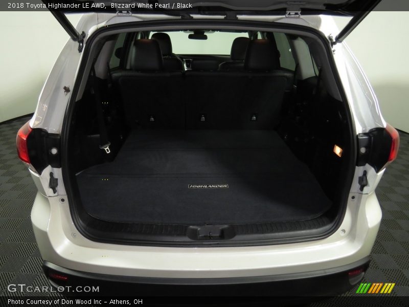 Blizzard White Pearl / Black 2018 Toyota Highlander LE AWD