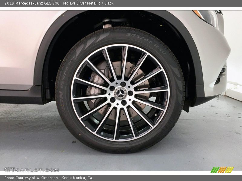 Mojave Silver Metallic / Black 2019 Mercedes-Benz GLC 300
