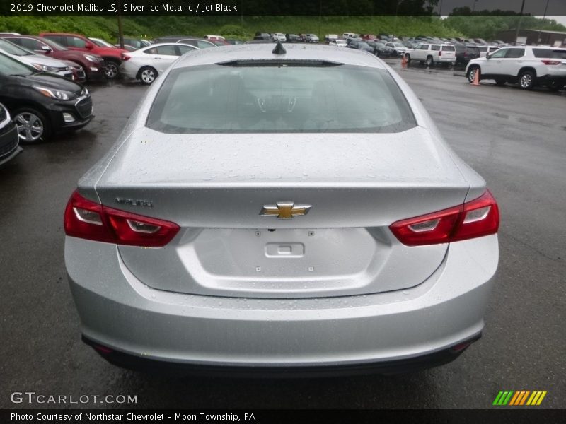 Silver Ice Metallic / Jet Black 2019 Chevrolet Malibu LS