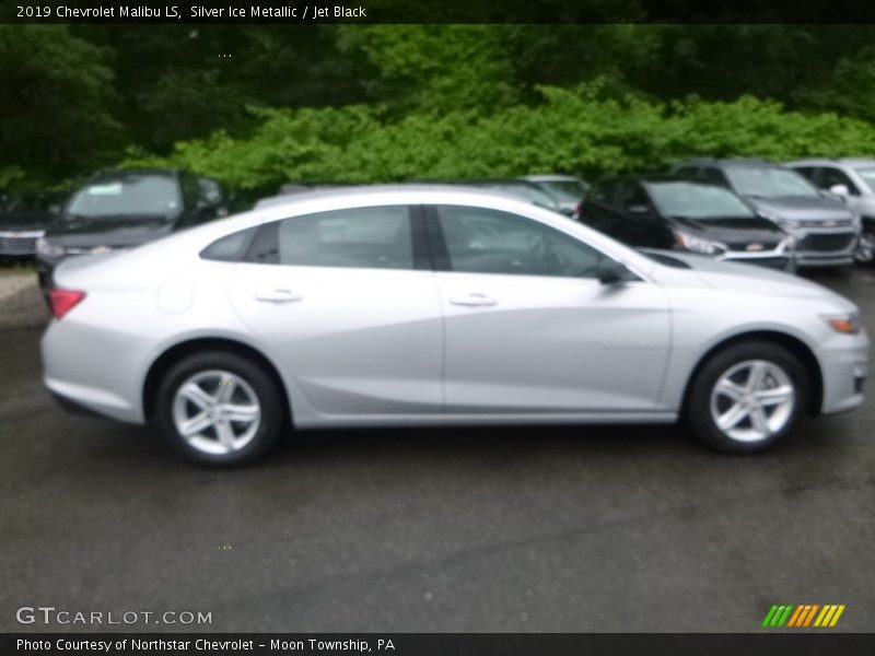 Silver Ice Metallic / Jet Black 2019 Chevrolet Malibu LS