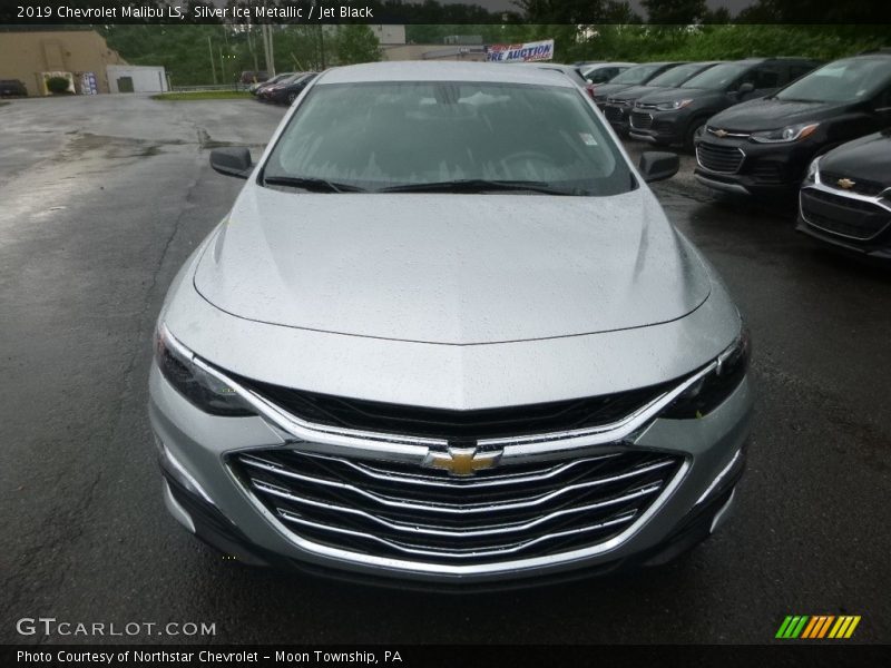 Silver Ice Metallic / Jet Black 2019 Chevrolet Malibu LS