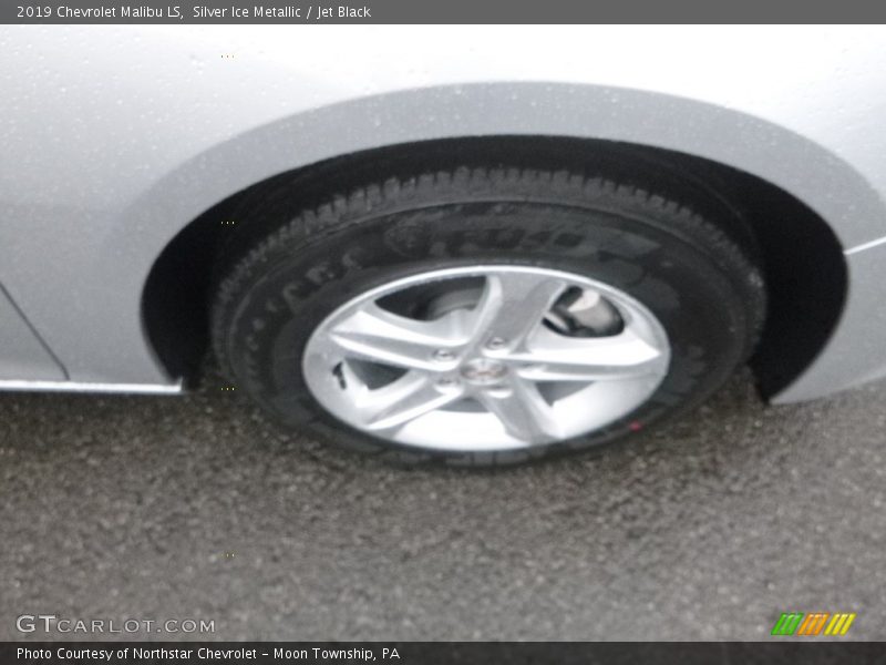 Silver Ice Metallic / Jet Black 2019 Chevrolet Malibu LS