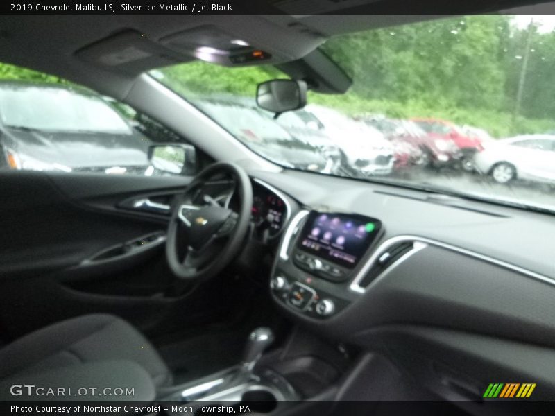 Silver Ice Metallic / Jet Black 2019 Chevrolet Malibu LS