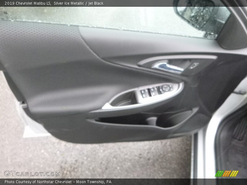 Silver Ice Metallic / Jet Black 2019 Chevrolet Malibu LS
