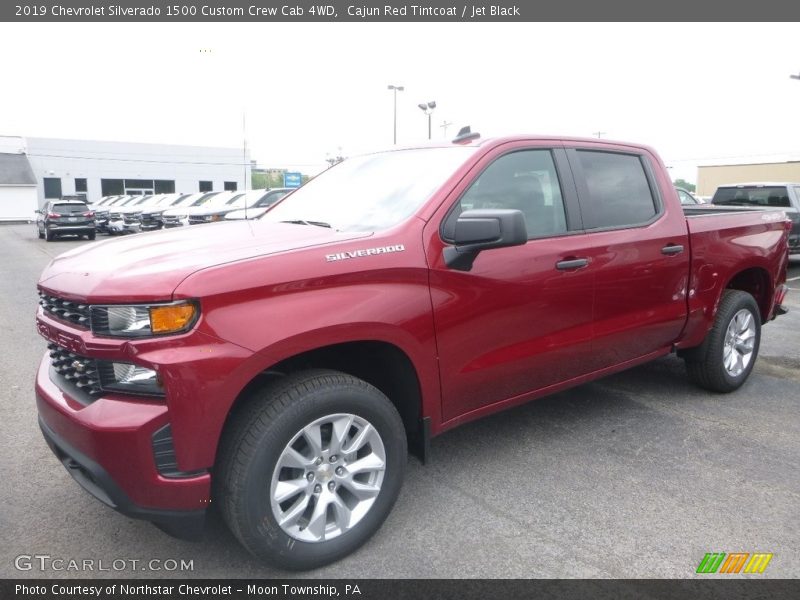 Front 3/4 View of 2019 Silverado 1500 Custom Crew Cab 4WD