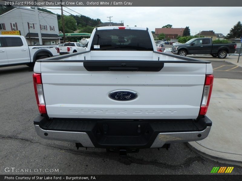 Oxford White / Earth Gray 2019 Ford F350 Super Duty Lariat Crew Cab