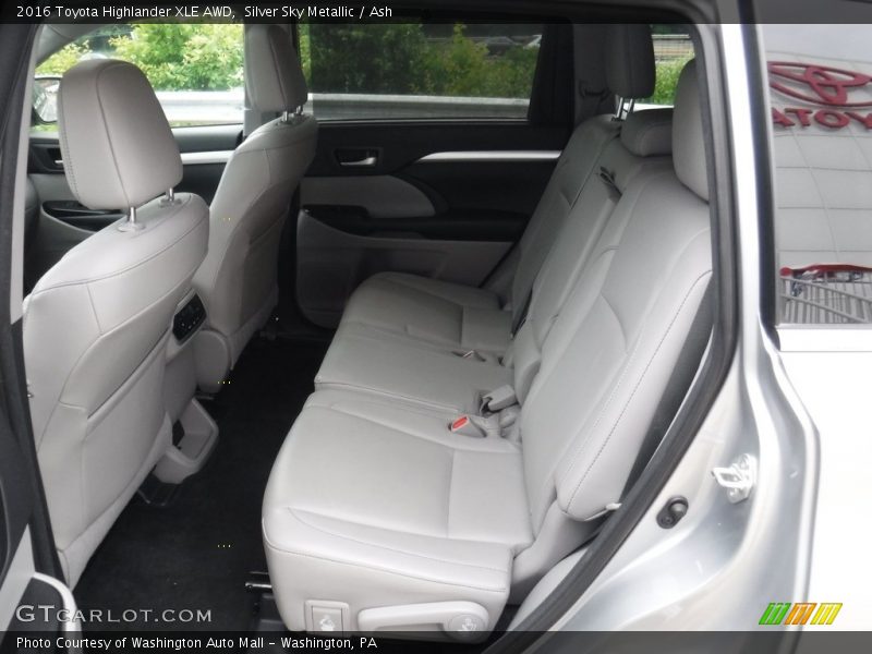 Silver Sky Metallic / Ash 2016 Toyota Highlander XLE AWD
