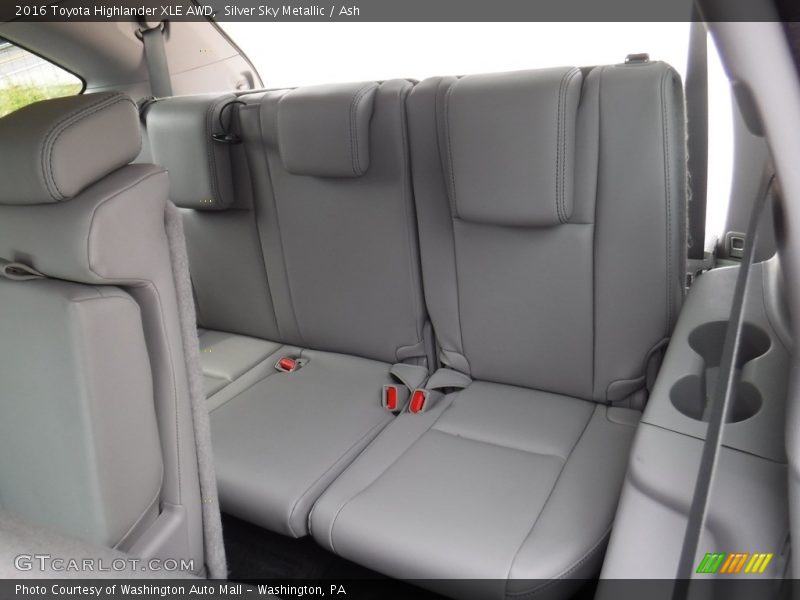 Silver Sky Metallic / Ash 2016 Toyota Highlander XLE AWD