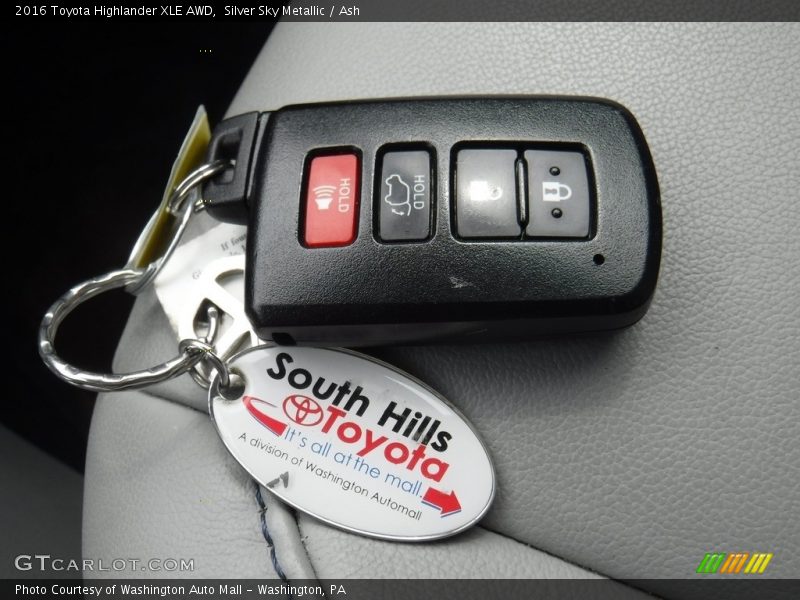 Silver Sky Metallic / Ash 2016 Toyota Highlander XLE AWD