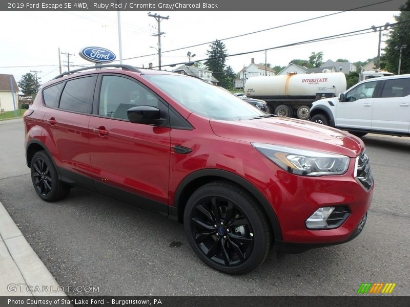 Ruby Red / Chromite Gray/Charcoal Black 2019 Ford Escape SE 4WD