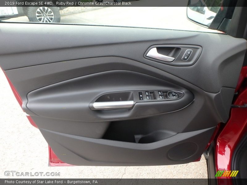 Ruby Red / Chromite Gray/Charcoal Black 2019 Ford Escape SE 4WD