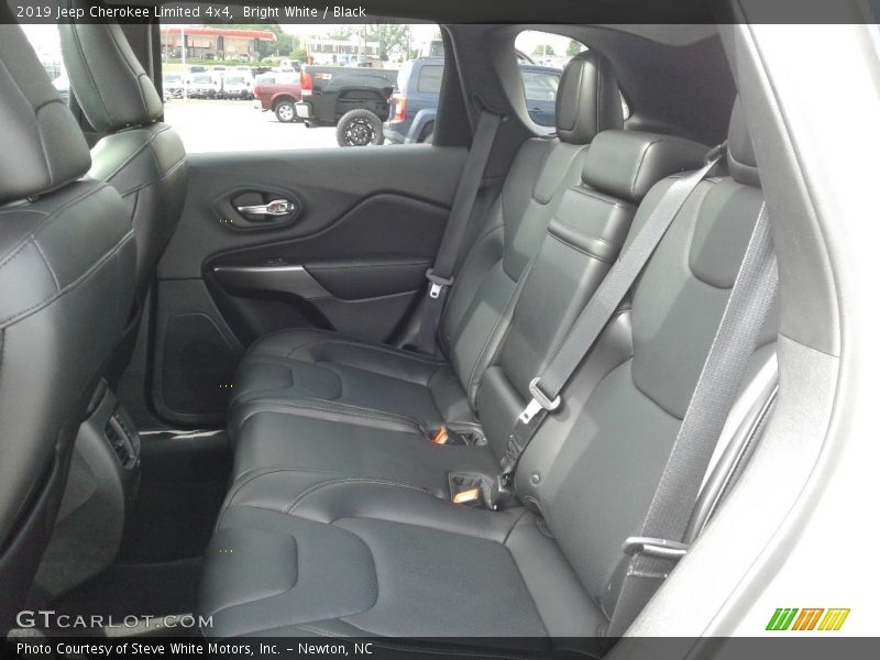 Bright White / Black 2019 Jeep Cherokee Limited 4x4