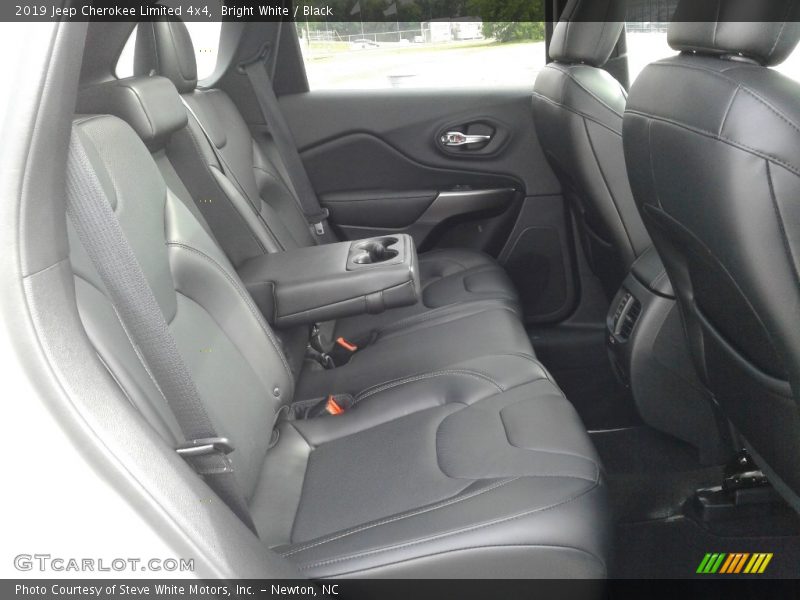 Bright White / Black 2019 Jeep Cherokee Limited 4x4