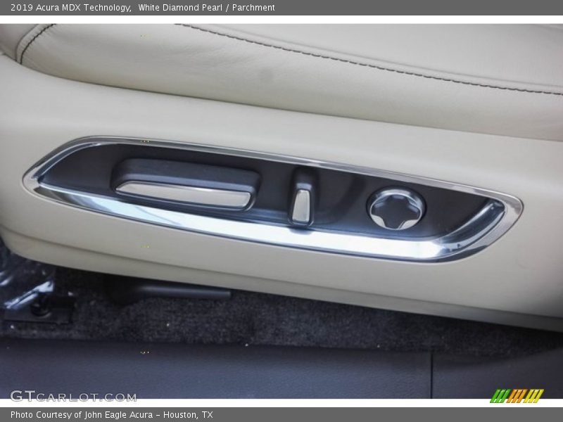 White Diamond Pearl / Parchment 2019 Acura MDX Technology