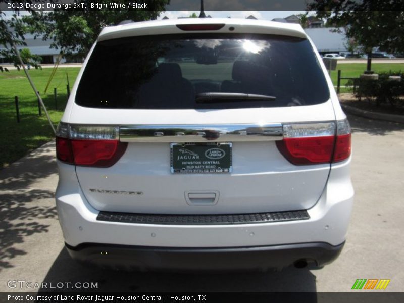 Bright White / Black 2013 Dodge Durango SXT