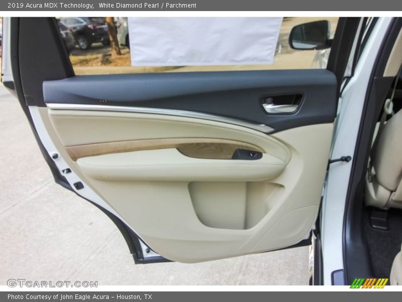 White Diamond Pearl / Parchment 2019 Acura MDX Technology