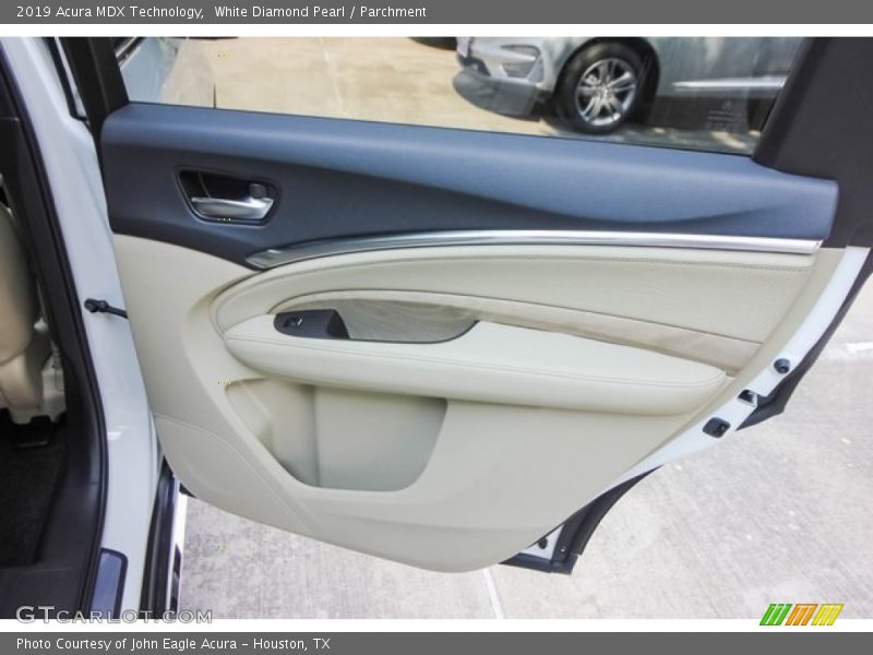 White Diamond Pearl / Parchment 2019 Acura MDX Technology