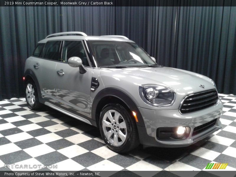Moonwalk Grey / Carbon Black 2019 Mini Countryman Cooper