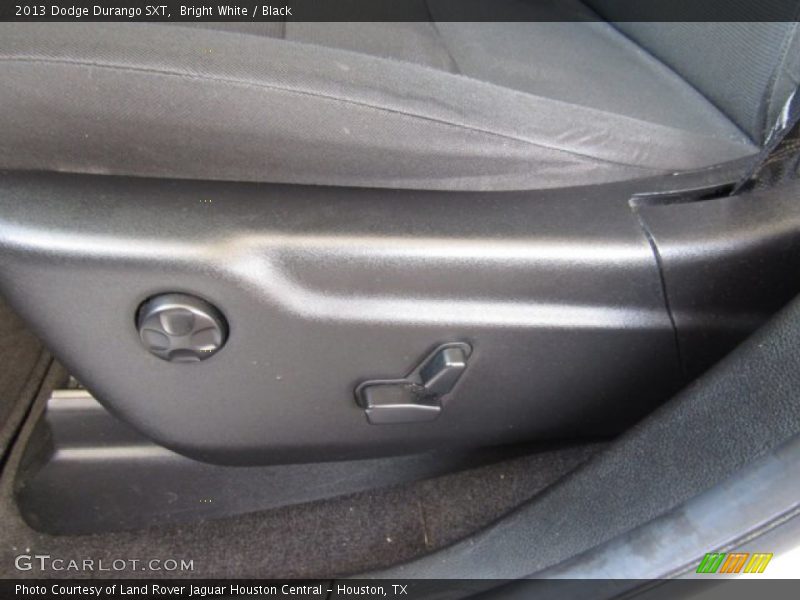 Bright White / Black 2013 Dodge Durango SXT