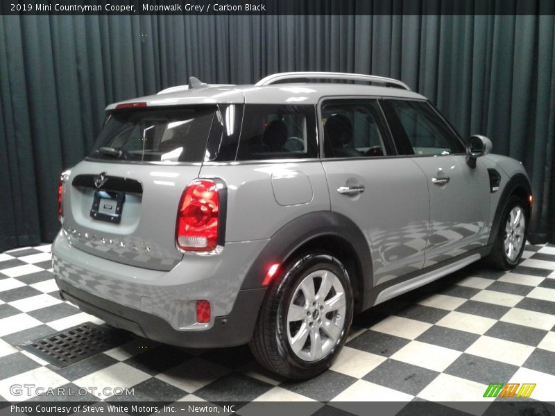 Moonwalk Grey / Carbon Black 2019 Mini Countryman Cooper