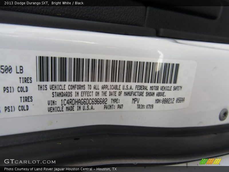 Bright White / Black 2013 Dodge Durango SXT