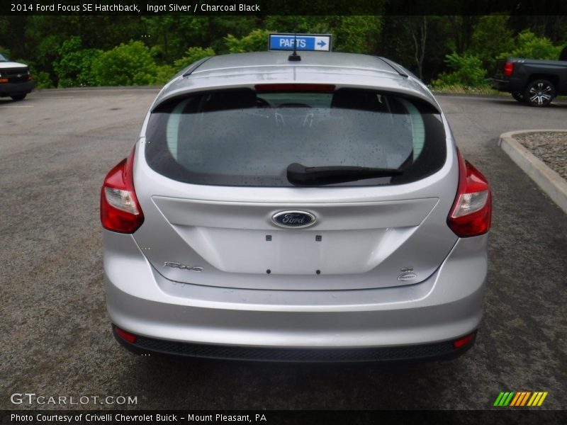 Ingot Silver / Charcoal Black 2014 Ford Focus SE Hatchback