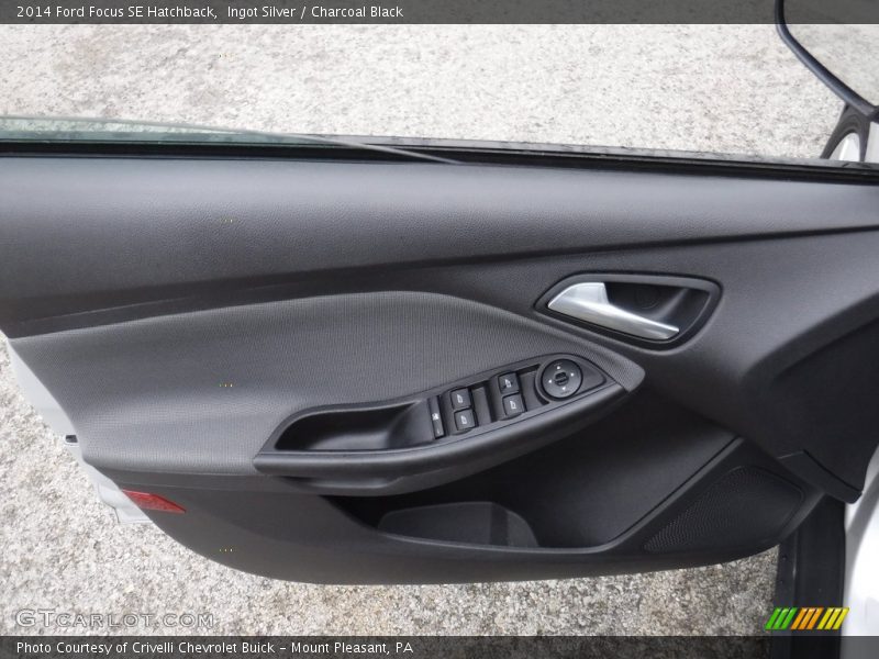 Ingot Silver / Charcoal Black 2014 Ford Focus SE Hatchback