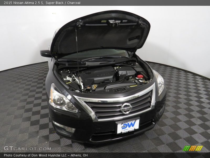 Super Black / Charcoal 2015 Nissan Altima 2.5 S
