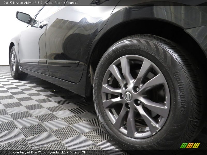Super Black / Charcoal 2015 Nissan Altima 2.5 S