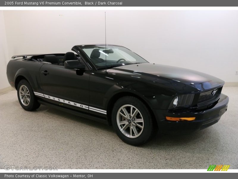 Black / Dark Charcoal 2005 Ford Mustang V6 Premium Convertible