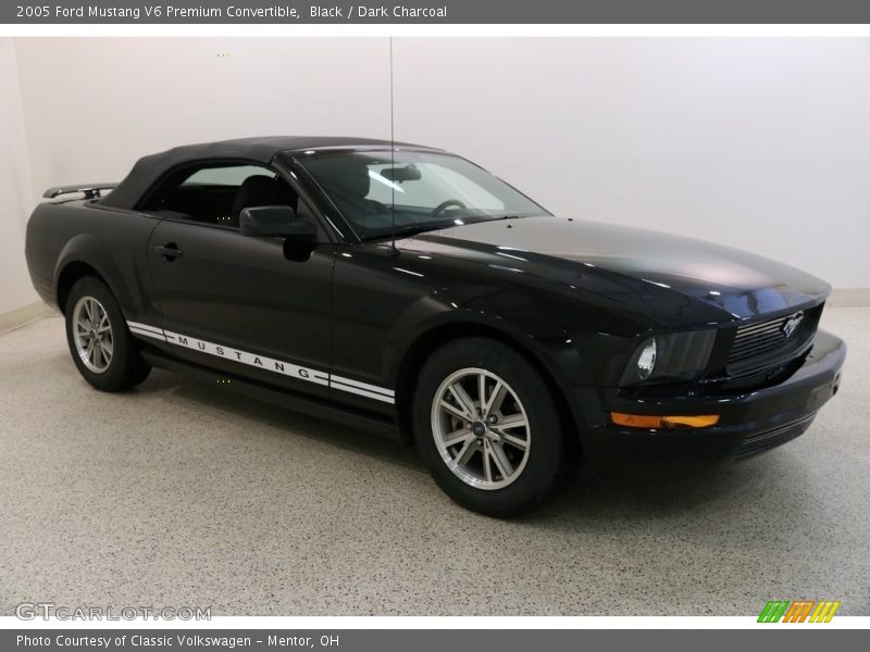 Black / Dark Charcoal 2005 Ford Mustang V6 Premium Convertible