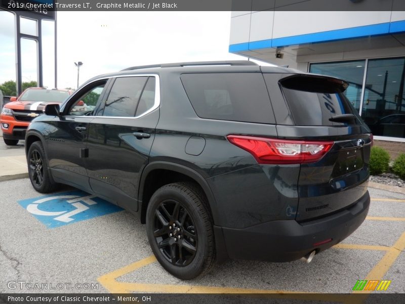 Graphite Metallic / Jet Black 2019 Chevrolet Traverse LT