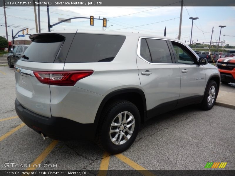 Silver Ice Metallic / Jet Black 2019 Chevrolet Traverse LS