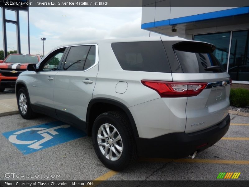 Silver Ice Metallic / Jet Black 2019 Chevrolet Traverse LS