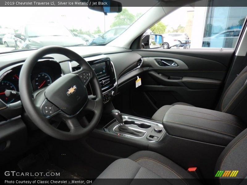Silver Ice Metallic / Jet Black 2019 Chevrolet Traverse LS