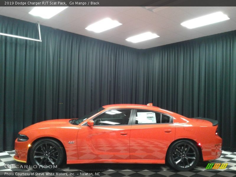 Go Mango / Black 2019 Dodge Charger R/T Scat Pack