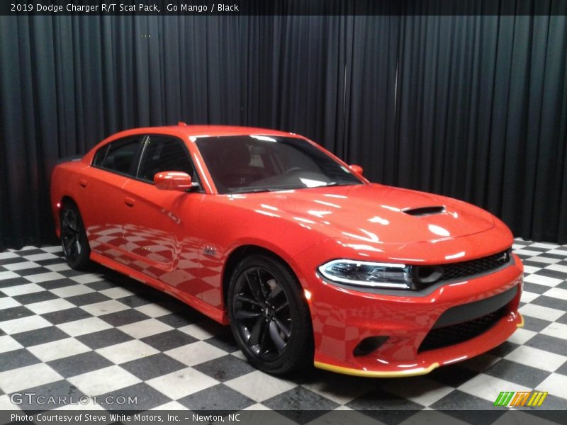 Go Mango / Black 2019 Dodge Charger R/T Scat Pack