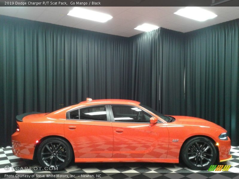 Go Mango / Black 2019 Dodge Charger R/T Scat Pack