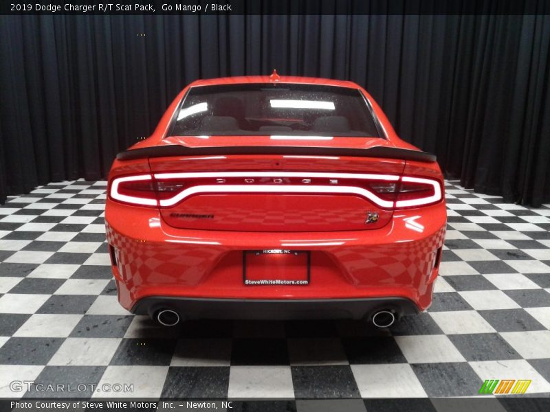 Go Mango / Black 2019 Dodge Charger R/T Scat Pack